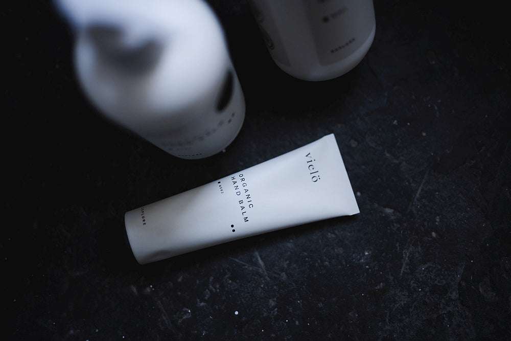 Handpflege mit Bio Molke in der Tube praktisch auch für unterwegs