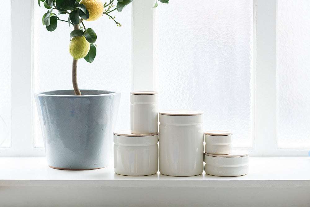 VORRATSDOSE AUS EMAILLE 13/6 cm.