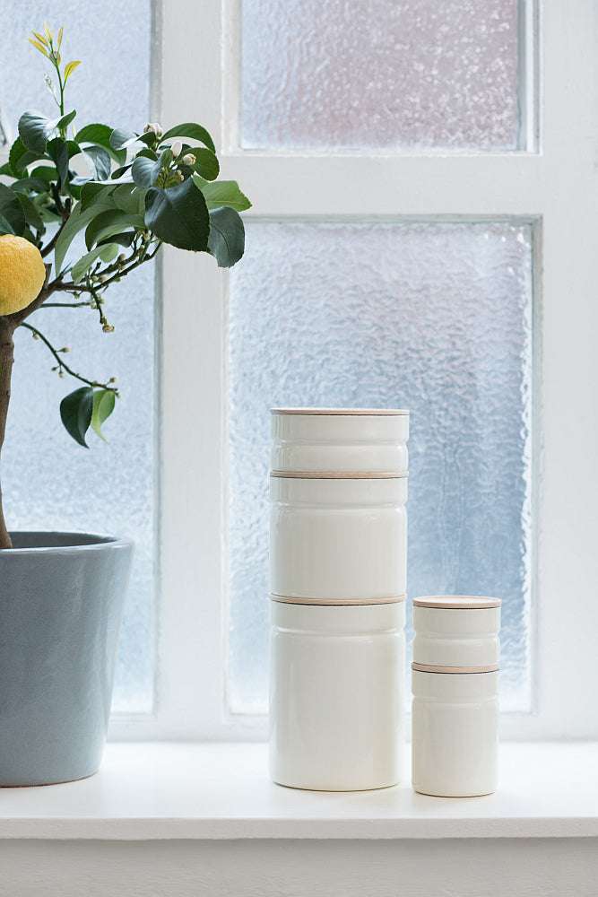 VORRATSDOSE AUS EMAILLE 13/12 cm.