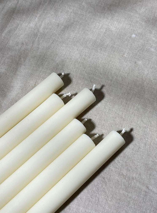 STABKERZEN AUS RAPS- UND SOJAWACHS.