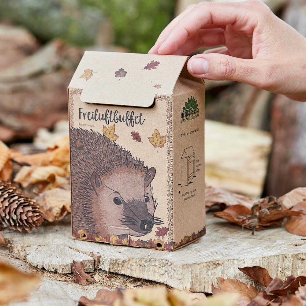 FREILUFTBUFFET FÜR IGEL.