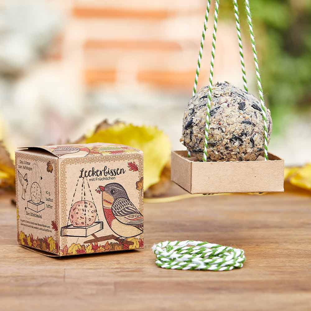 LECKERBISSEN FÜR WILDVÖGEL.